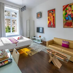 Hotel Andrassy Thai Budapesta